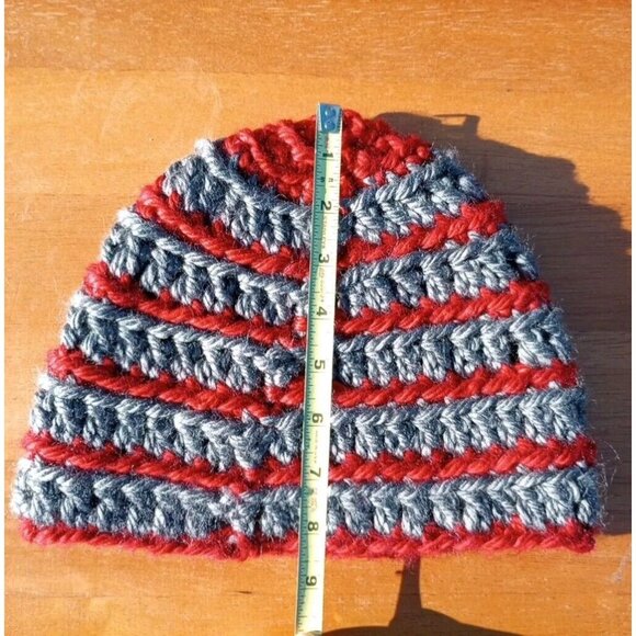 Men’s Handmade Grunge Beanie Gray Red Striped Crochet Cap Fishing Outdoors Sz L - Picture 8 of 9